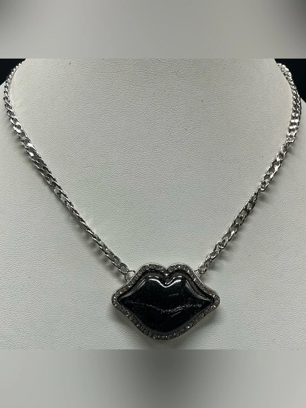 SILVER TONE BLACK LIP PENDANT NECKLACE LINED WITH RHINESTONES